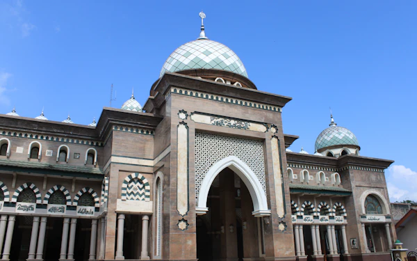 Masjid dengan arsitektur Islam di Indonesia — panduan hukum waris Islam dan ilmu Faraid